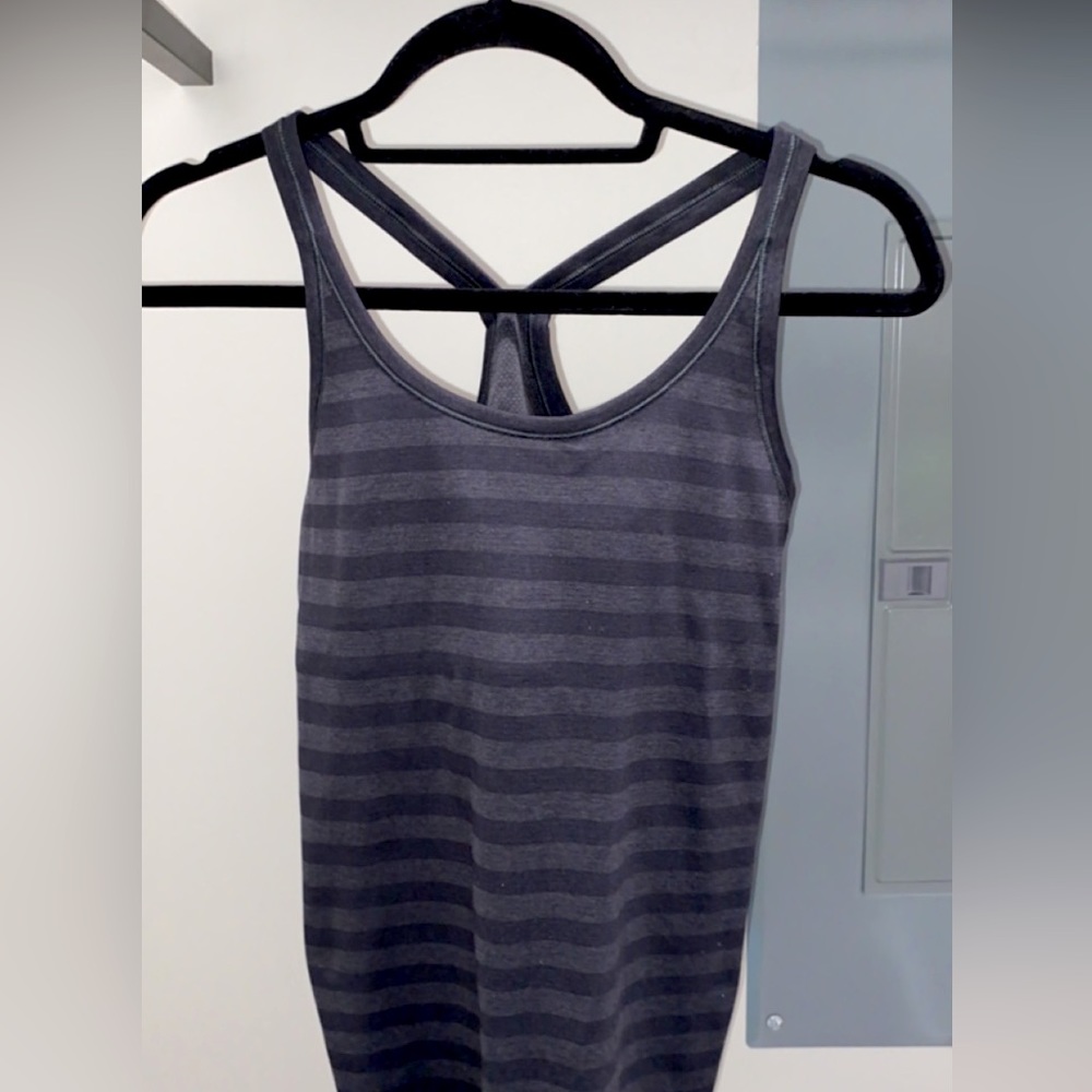 Lululemon tank top ebb to street